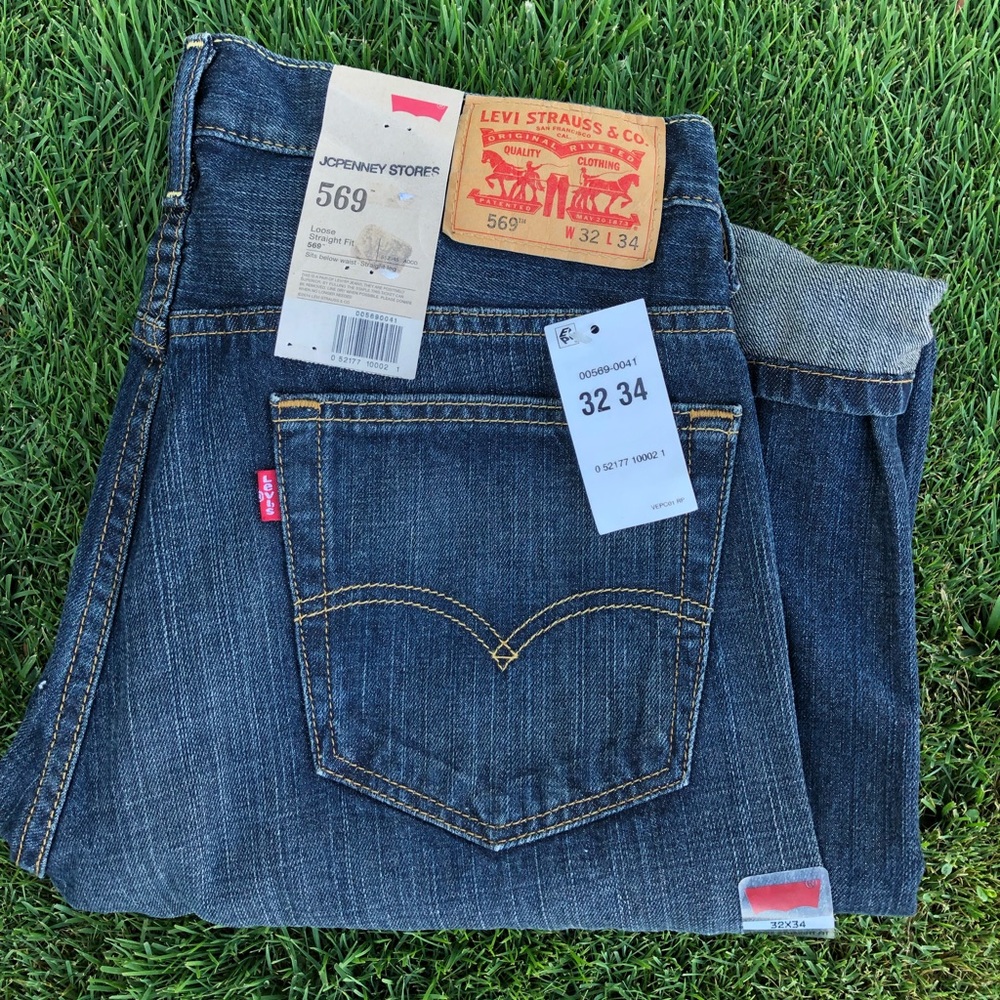 Levi’s straight fit jeans